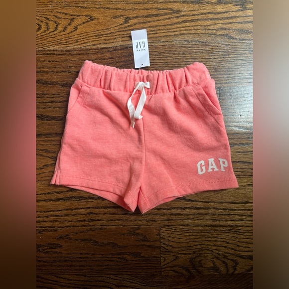 Gap toddler girl shorts size 4 pink NWT - Picture 1 of 5